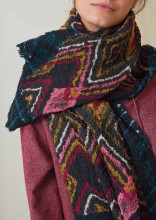 Echarpe fine en laine avec des motifs ethniques