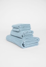 Serviette de bain en coton biologique bleu clair